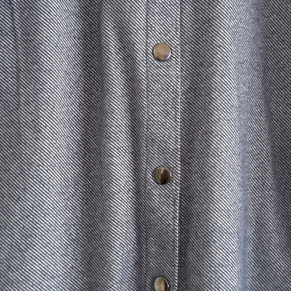 GH Bass & Co Womens Snap Front Collared Shirt Medium Oversized Striped Casual - Picture 7 of 11